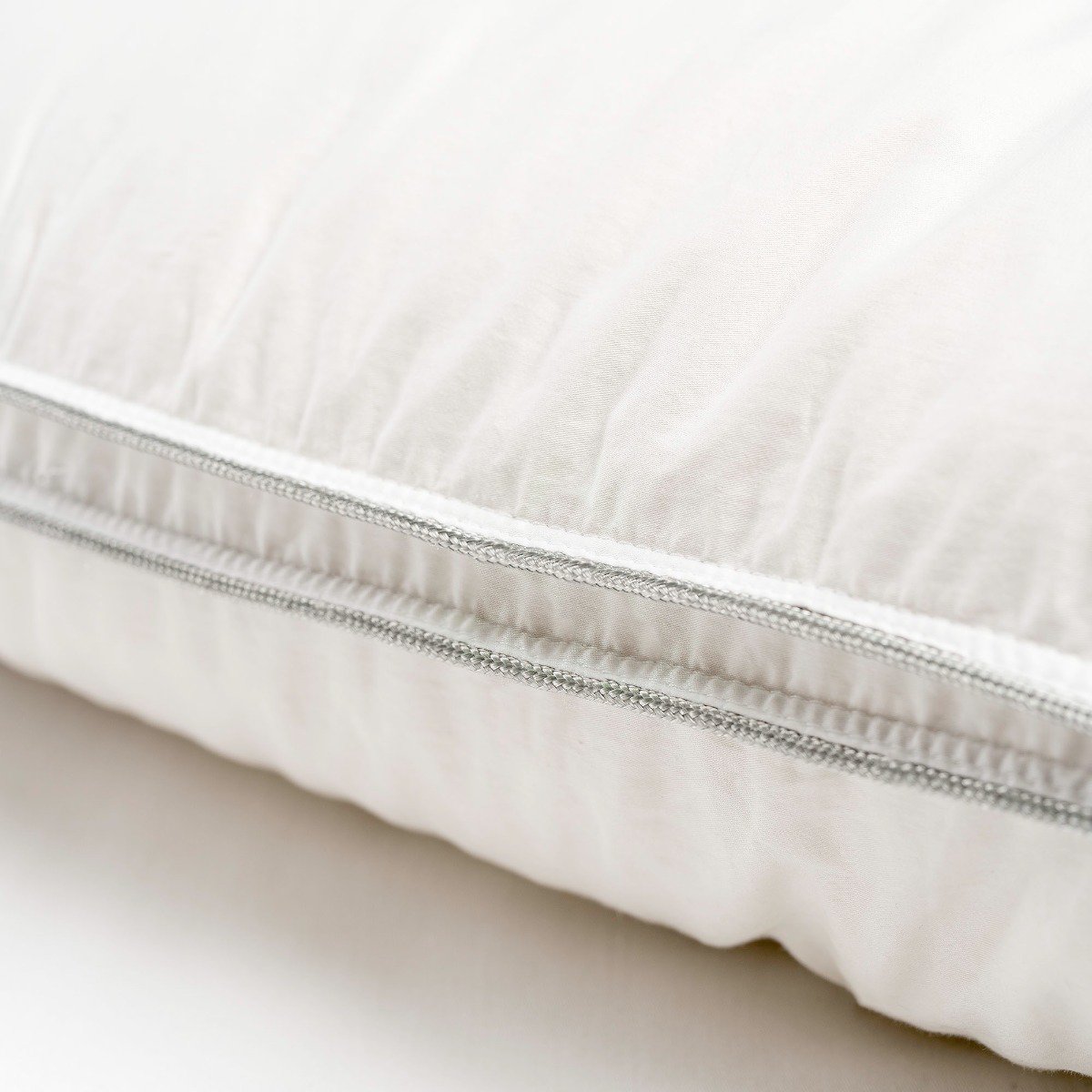 Royal Sovereign 100% White European Down Pillow — Royas 243879 Detail Web